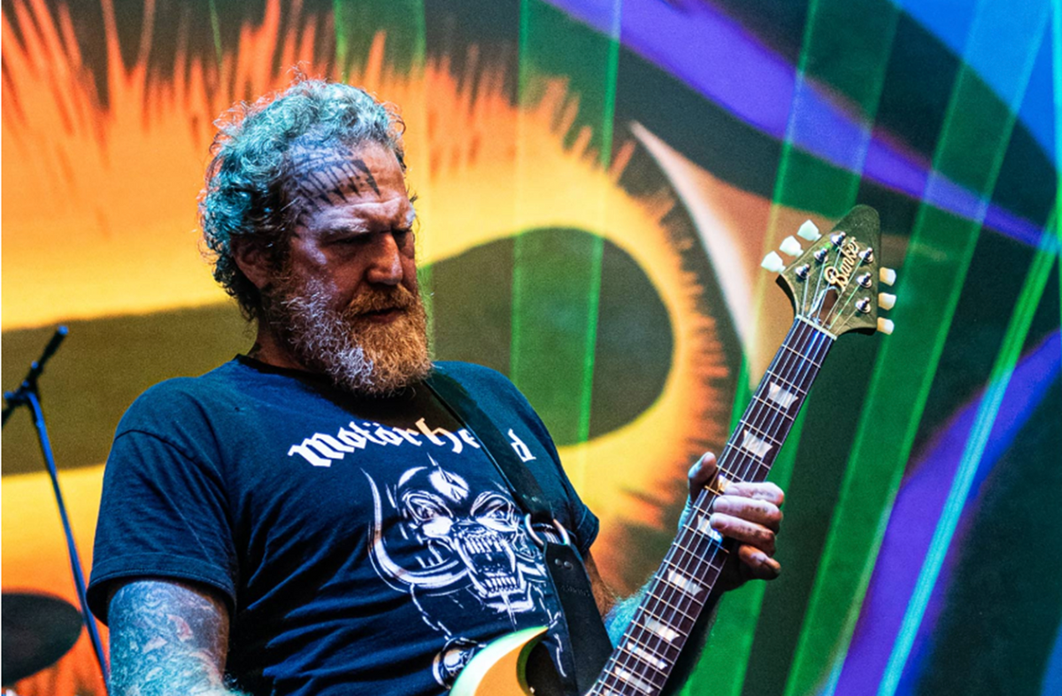 MASTODON split with guitarist BRENT HINDS
