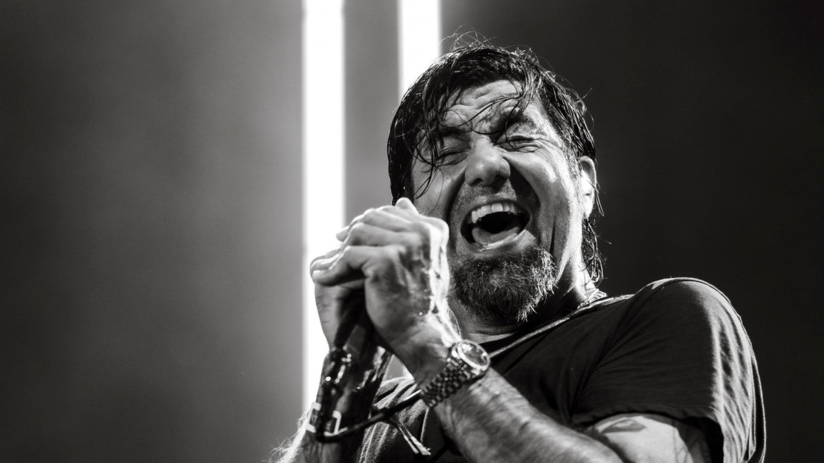 See DEFTONES perform rare SMITHS cover in Sydney