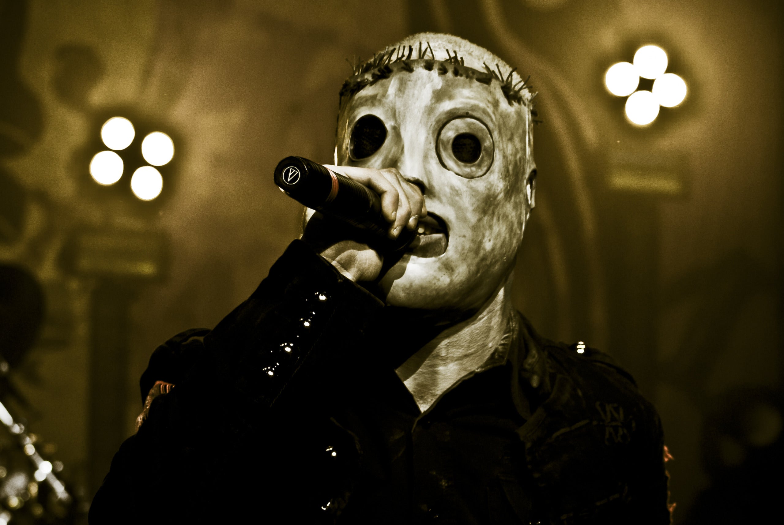 Long-shelved SLIPKNOT offshoot album ‘Look Outside Your Window’ announced for Record Store Day