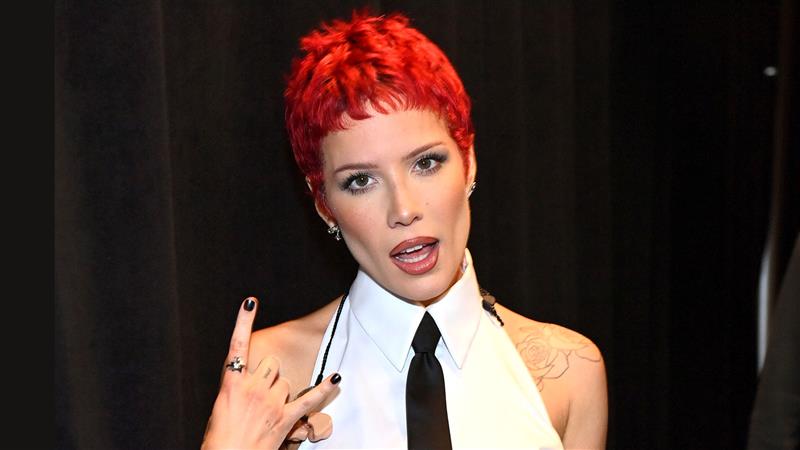 HALSEY: “I super f**k with hardcore”