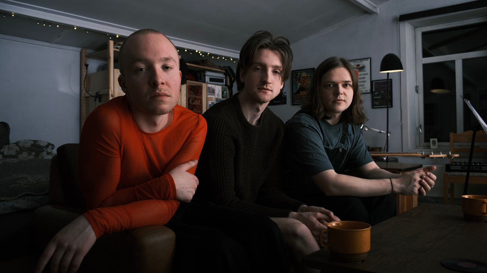 Hear Norwegian noise-rock trio HAMMOK skewer “online hustling” on “Gooning for Free”