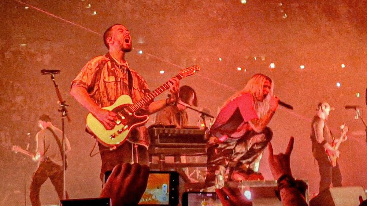 See LINKIN PARK debut new song “Heavy Is the Crown” in Germany
