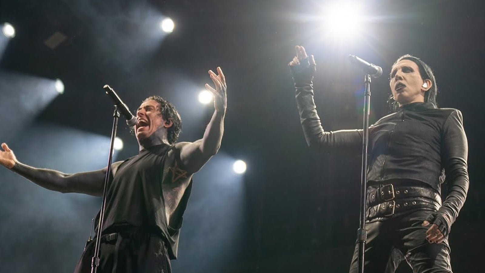See MARILYN MANSON and FALLING IN REVERSE perform “God Is a Weapon” live together for first time