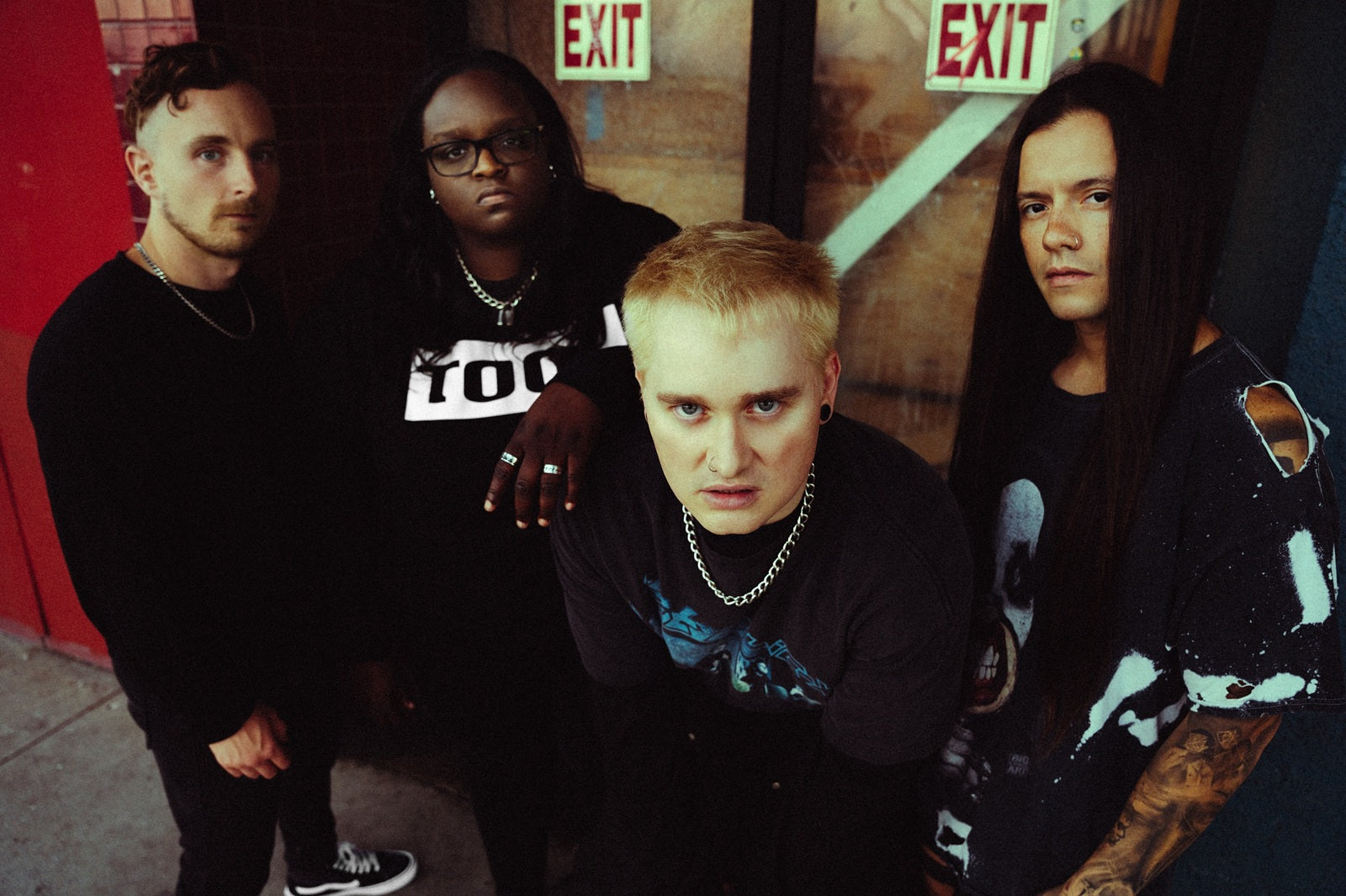 Hear TETRARCH’s groove-heavy nu-metal song “Never Again (Parasite)”