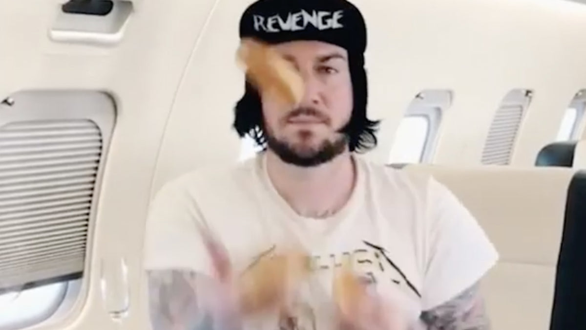 See Avenged Sevenfold’s Johnny Christ Catch Hamburger Buns Between His Buns