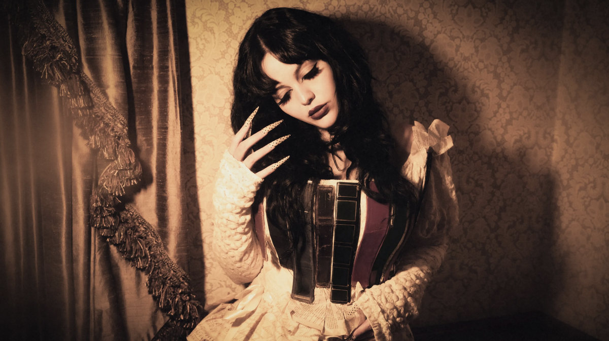 Hear nu-metal rising star AMIRA ELFEKY’s dynamic new song “Hold Onto Me”