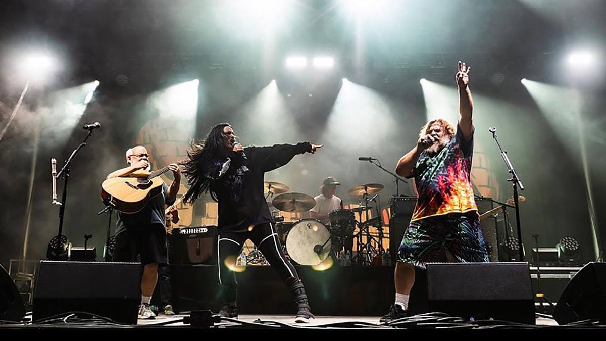See Evanescence’s Amy Lee Sing With Tenacious D at Louder Than Life Fest