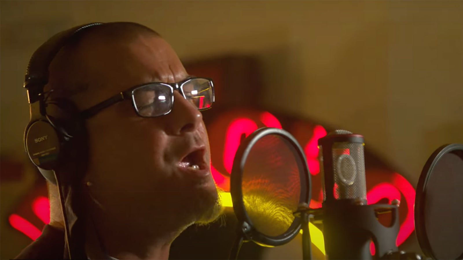 See Anselmo, Gary Holt, Nick Oliveri and More Cover Motörhead’s “Ace of Spades”
