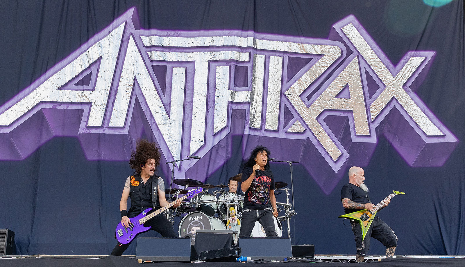 Hear ANTHRAX throw haymakers on new song “Everybody’s Got a Plan”