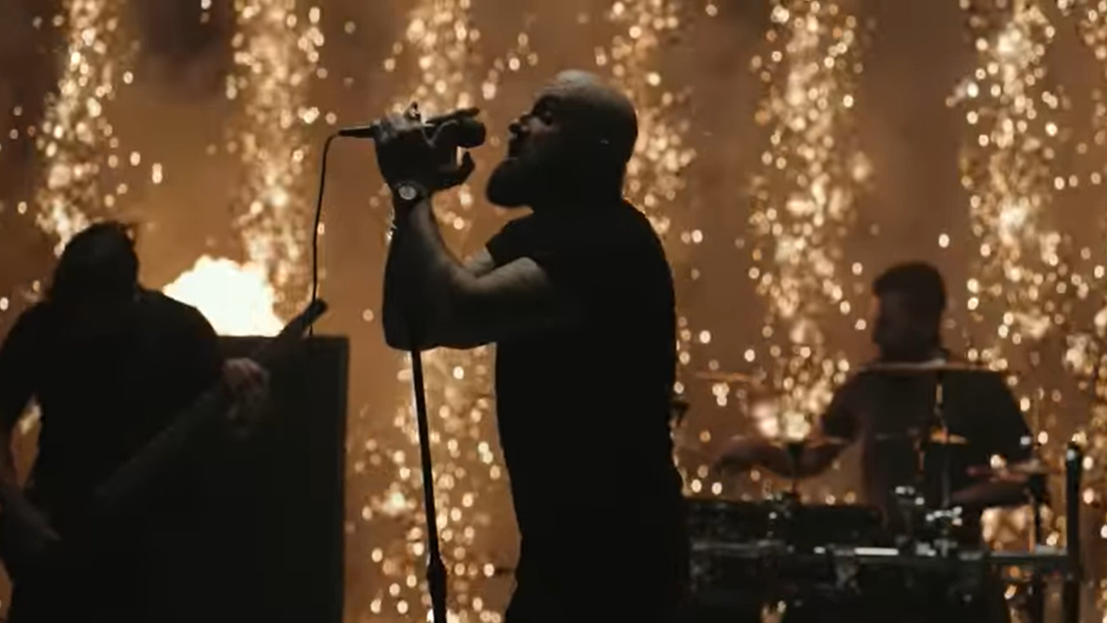 See AUGUST BURNS RED’s explosive video for new song “Backfire”