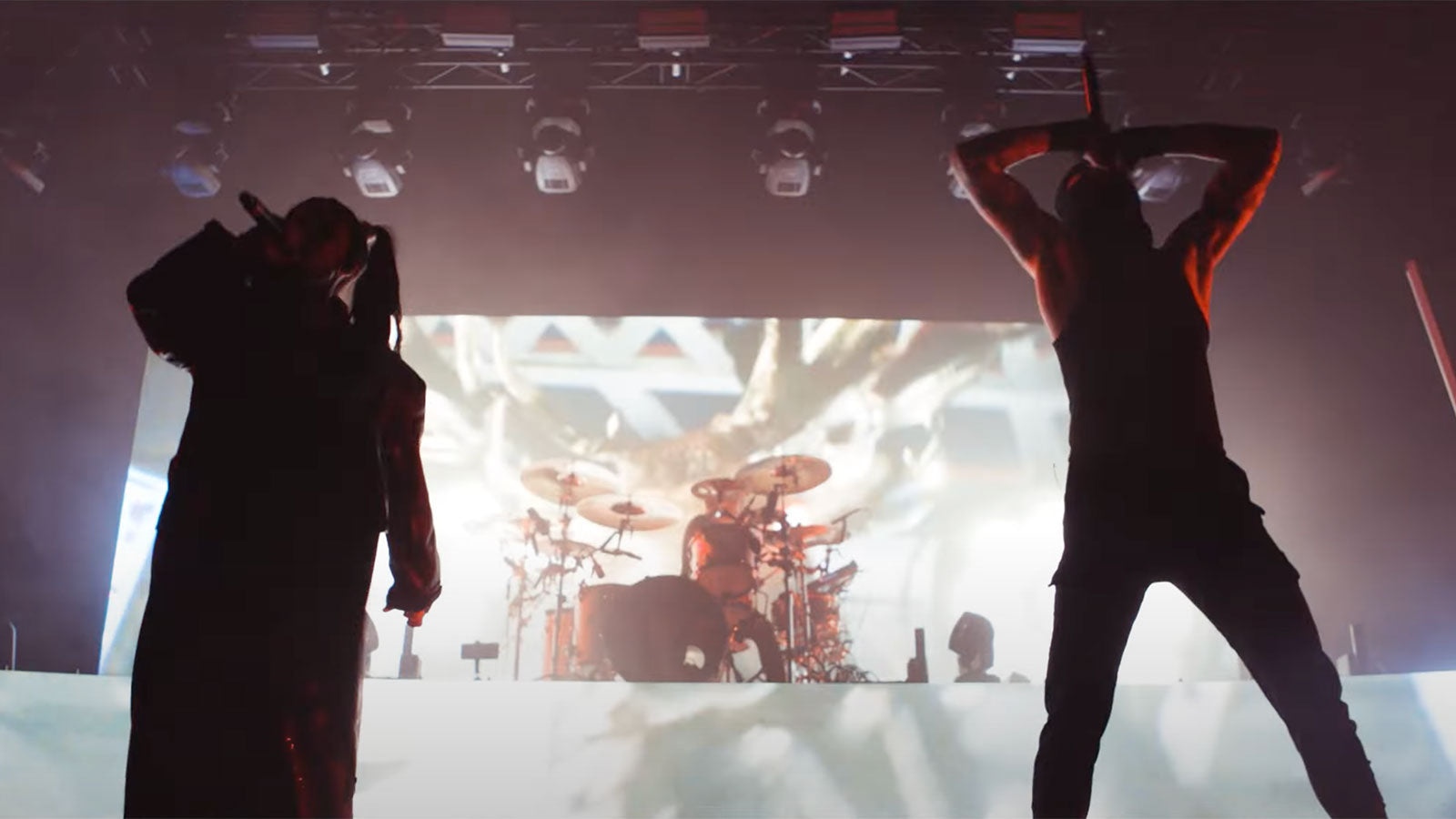 See BAD OMENS and POPPY play “V.A.N” in new official live video