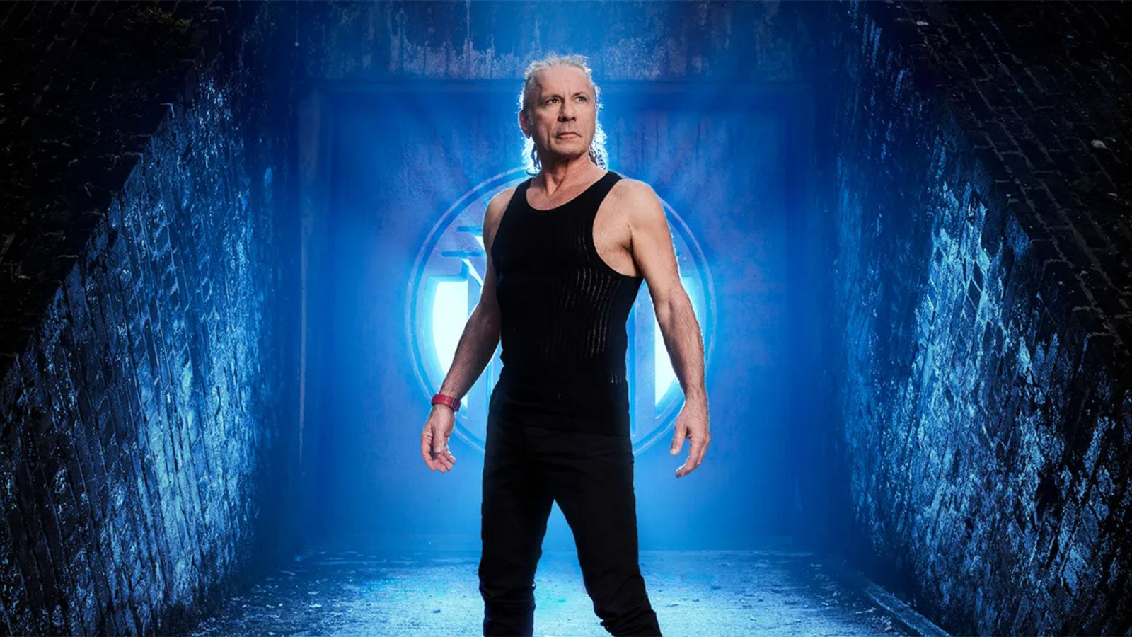 Hear IRON MAIDEN singer BRUCE DICKINSON’s first solo song in 18 years