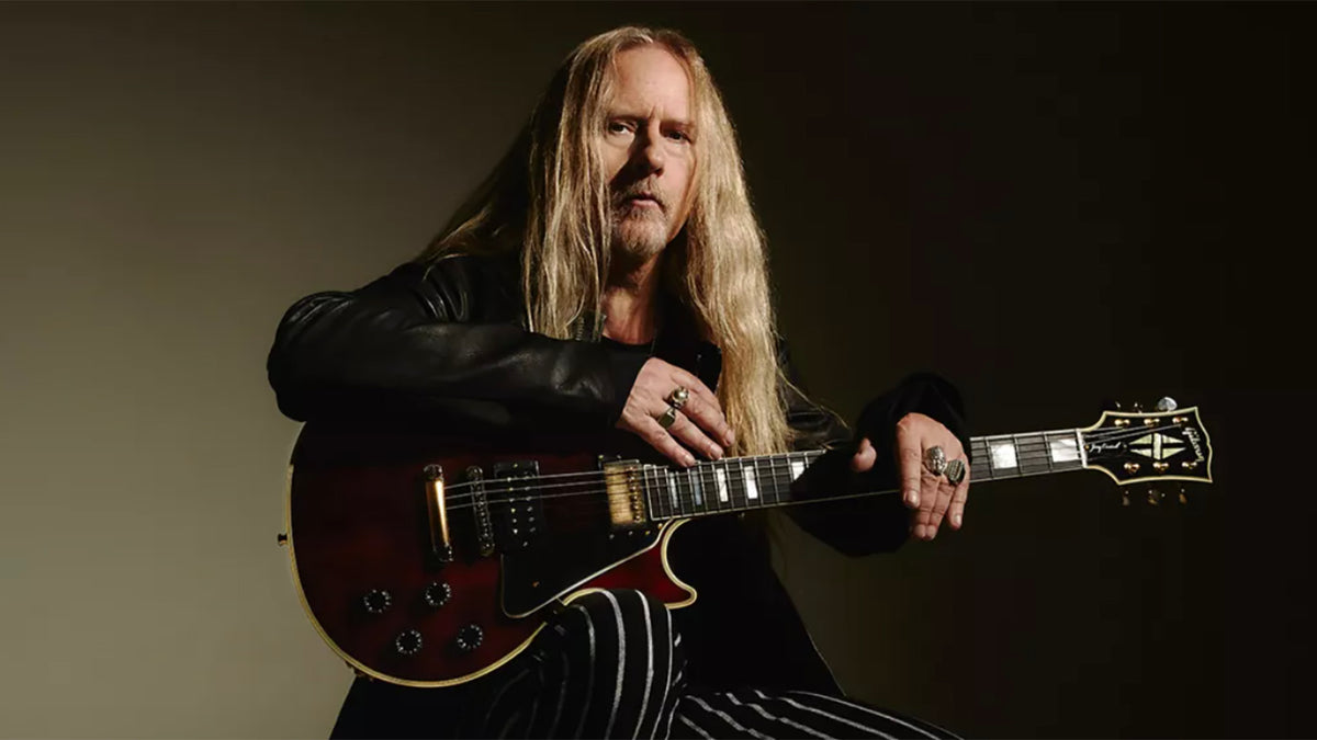 Hear Jerry Cantrell’s Bluesy New Solo Song “Brighten”