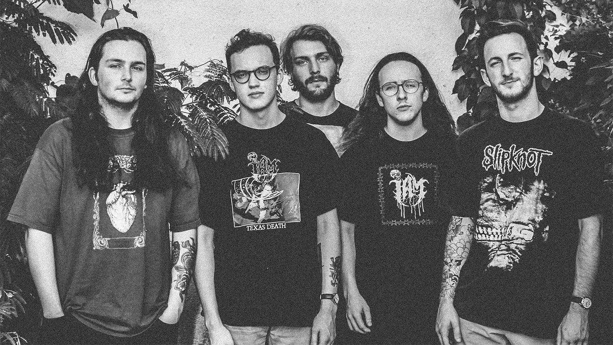Hear Rising Nashville Act Chamber Channel Botch, Disembodied on New 7-Inch
