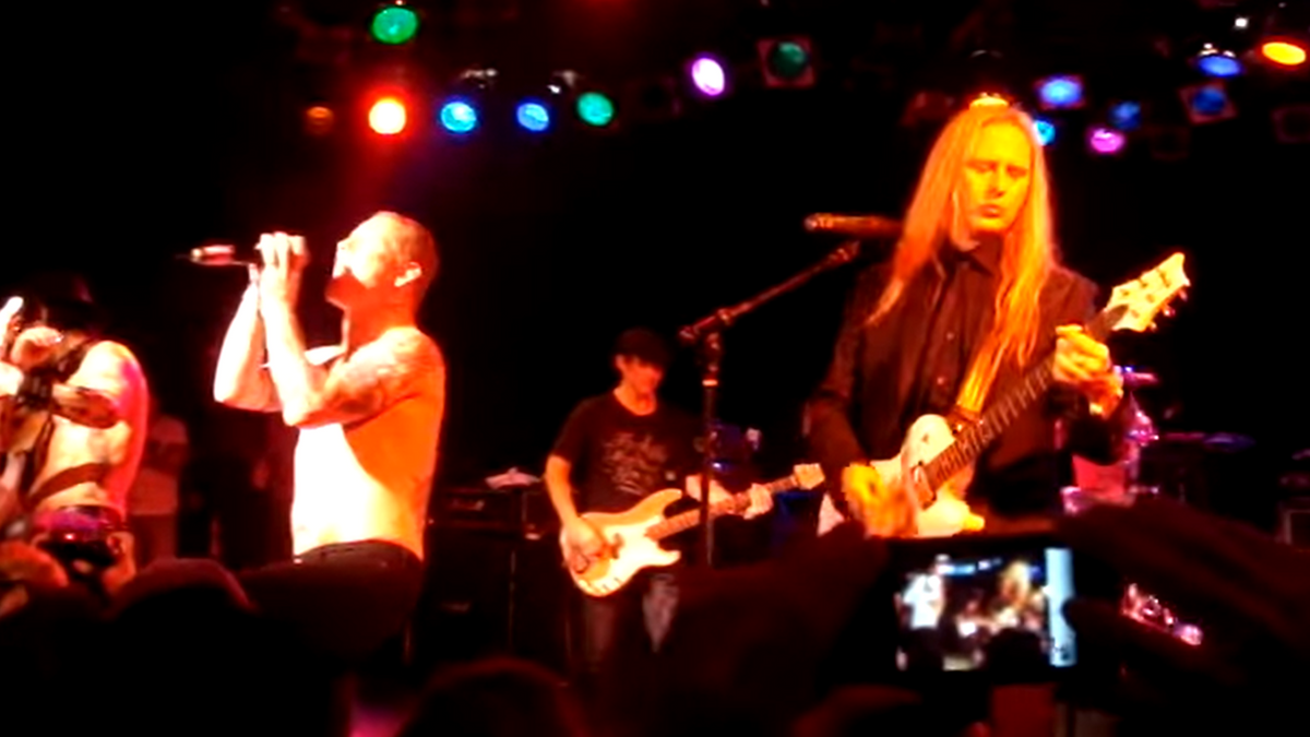Alice in Chains: See Slipknot’s Corey Taylor Cover “Would?” With Jerry Cantrell in 2009