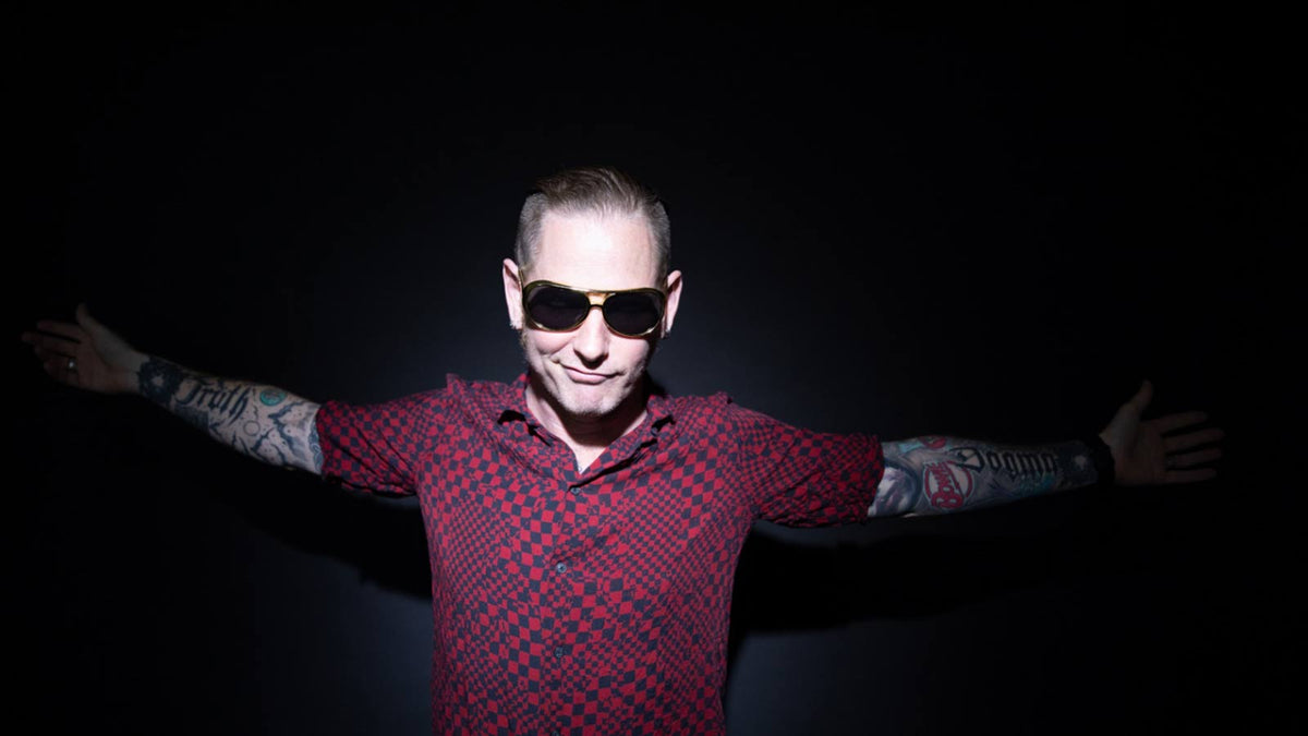 See SLIPKNOT’s Corey Taylor sing flatulent parody of THE CURE