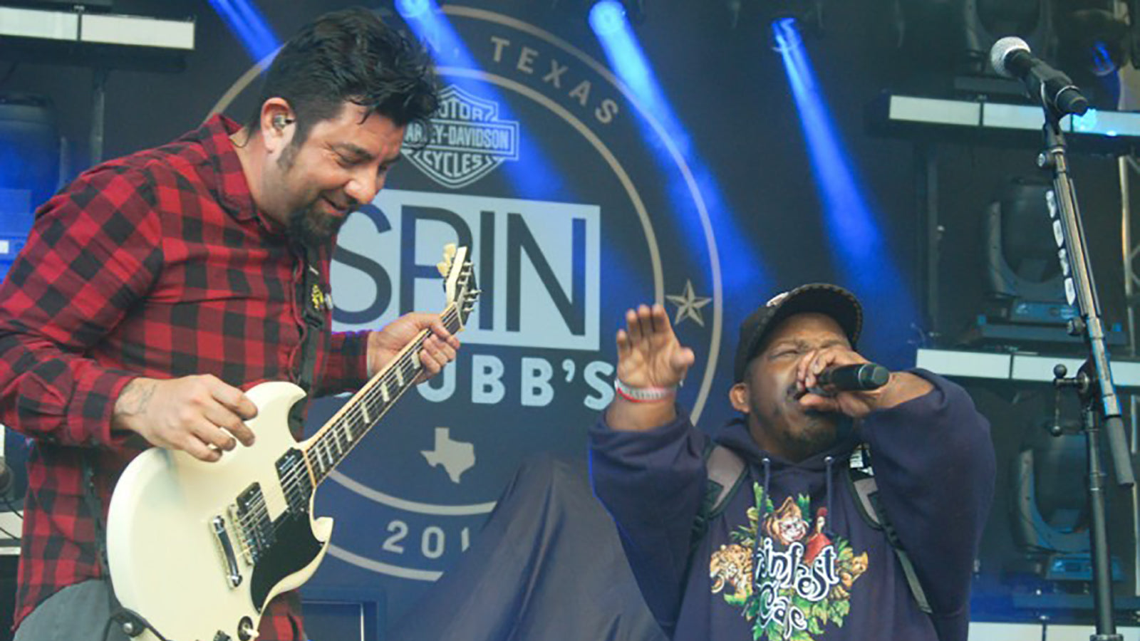 See Geto Boys’ Bushwick Bill Join Deftones Onstage for “Digital Bath” in 2016