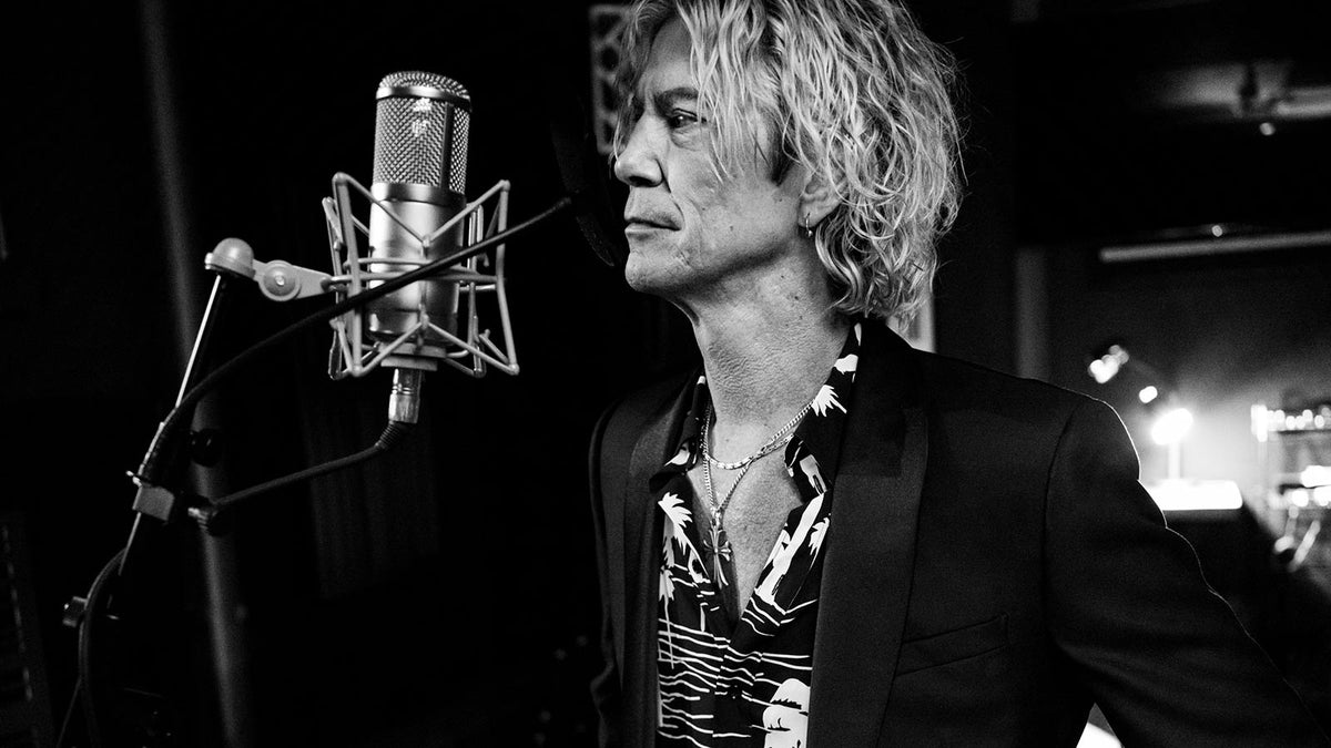 Hear GUNS N’ ROSES icon DUFF MCKAGAN’s hopeful new solo song “Lighthouse”