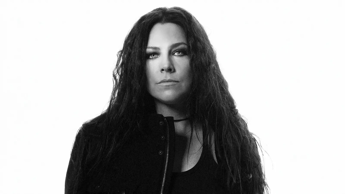 EVANESCENCE’s AMY LEE hails SLEEP TOKEN: “I’m blown away”
