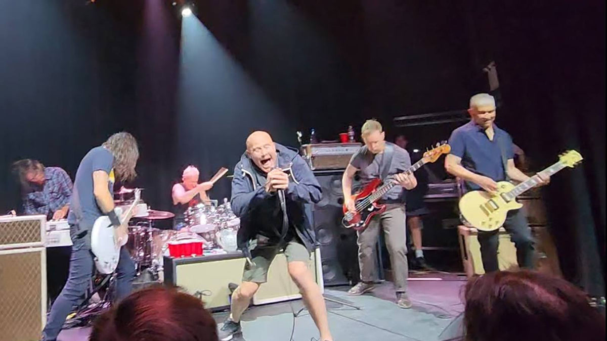 See FOO FIGHTERS cover BAD BRAINS with SCREAM singer in D.C.