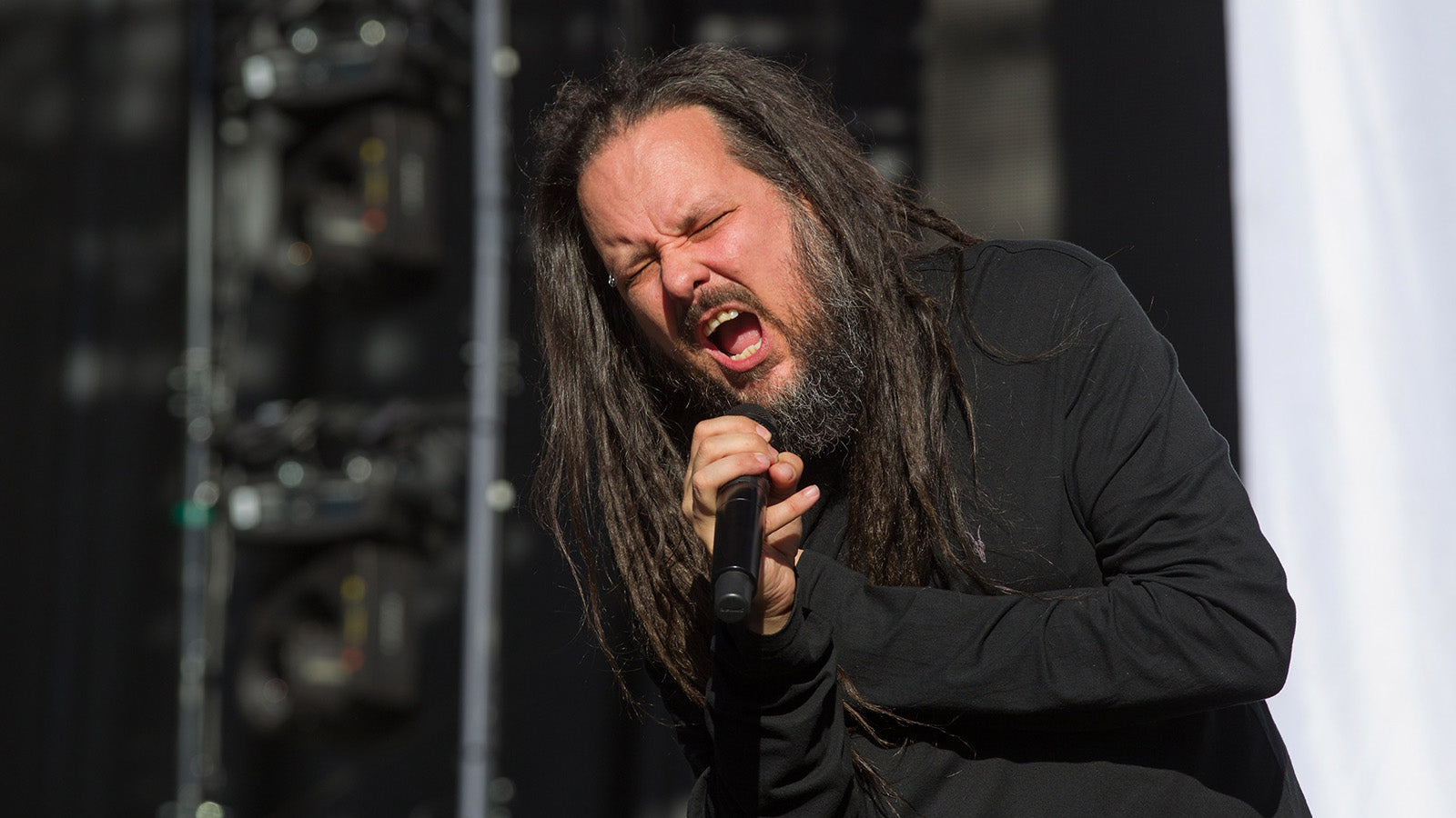 See Korn’s Jonathan Davis Sing Pantera’s “Walk” at Vinnie Paul Aftershock Tribute