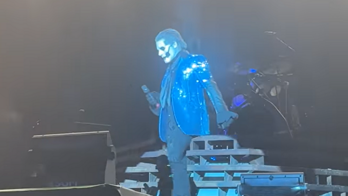Ghost Concert Cut Short: “My Voice Is Completely Fucked”