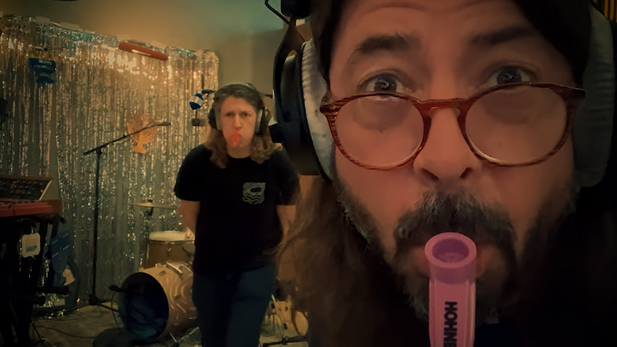 See Dave Grohl Break Out Kazoo in Cover of Billy Joel’s “Big Shot”