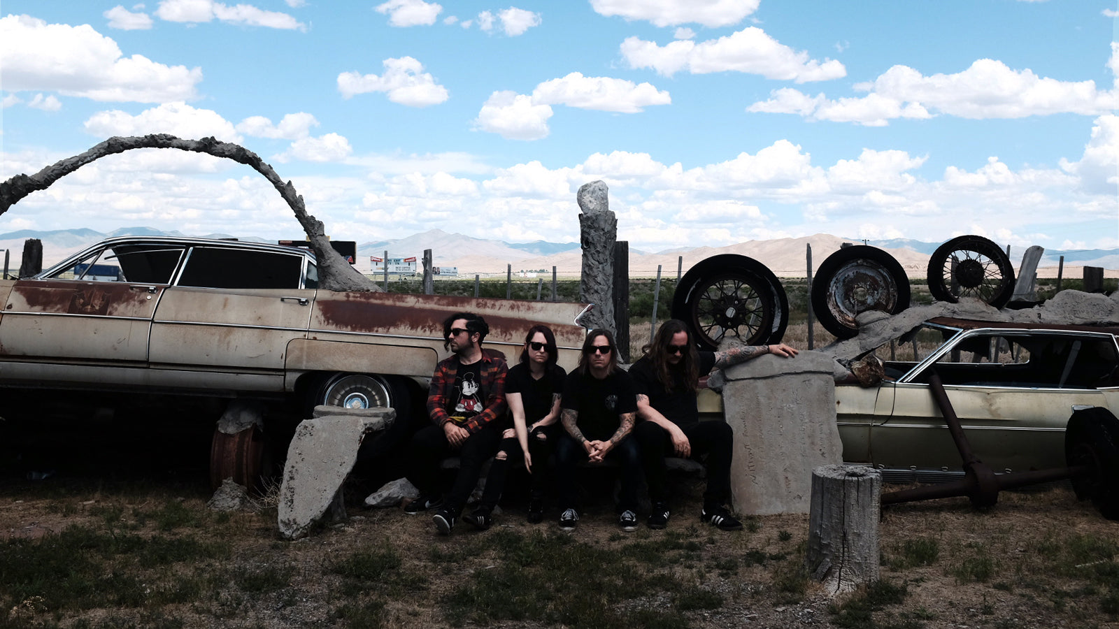 Horseneck, Featuring Members of Chelsea Wolfe and Will Haven, Premiere Sludgy New Album