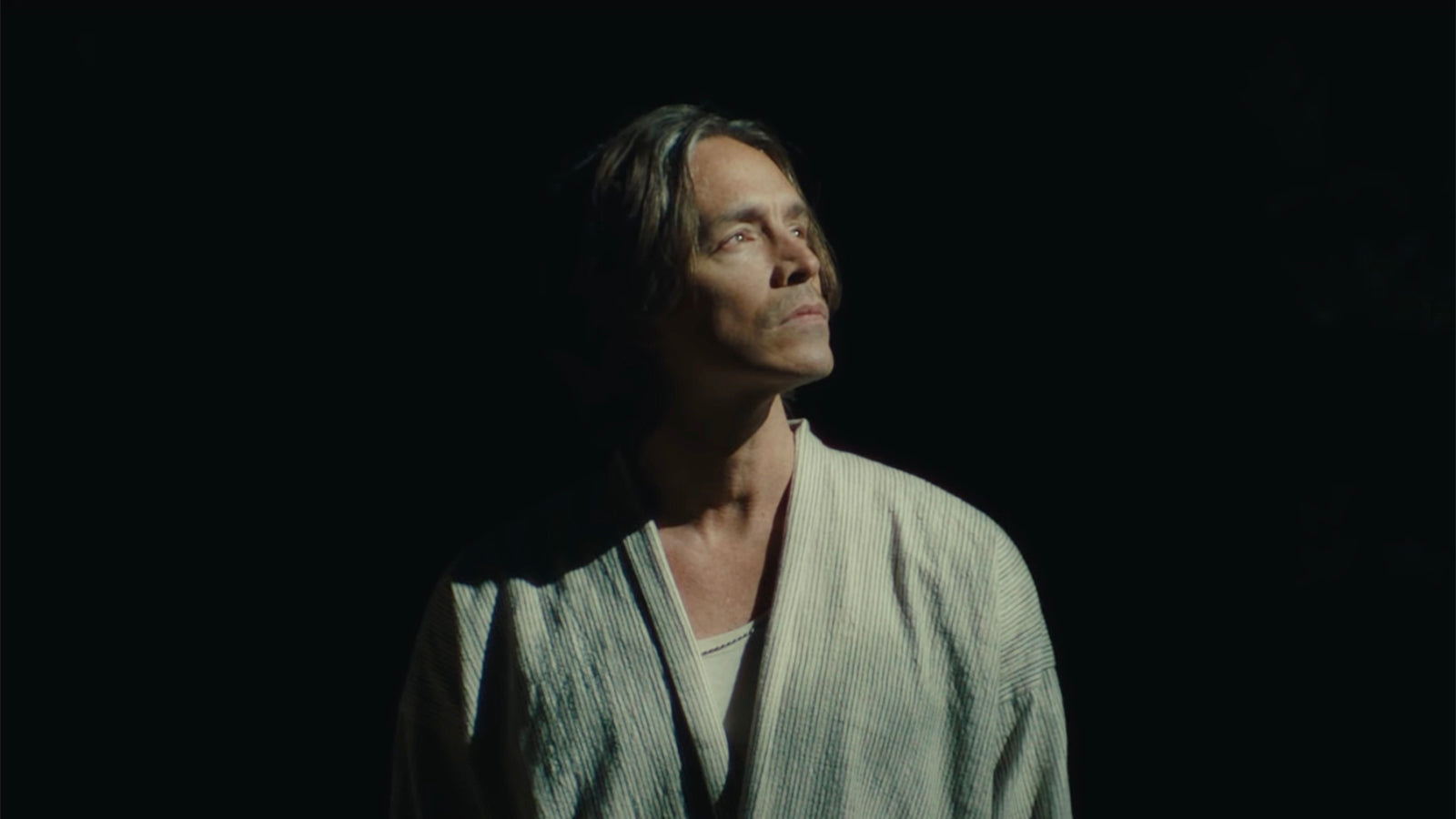 Hear Incubus’ Brandon Boyd Face Nightmares on New Solo Song “Pocket Knife”