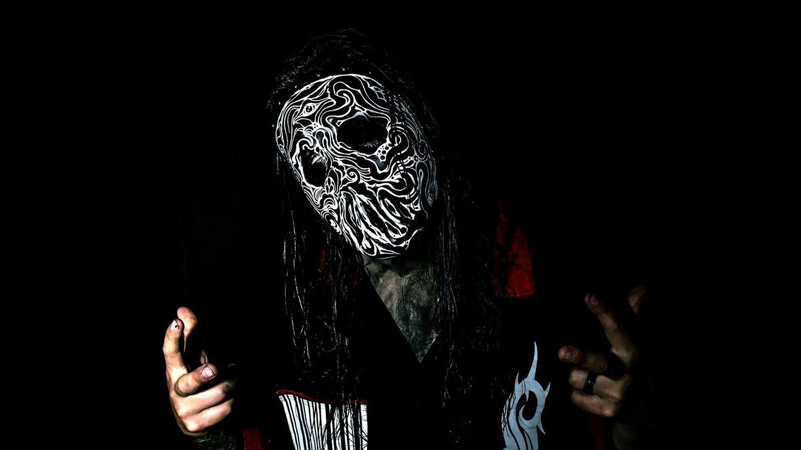 SLIPKNOT’s Jay Weinberg unveils new mask for Knotfest Japan