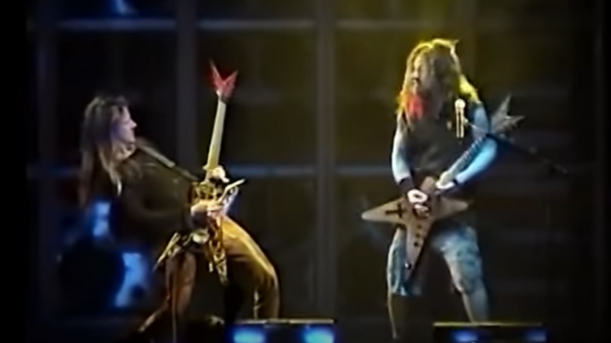 See Alice in Chains’ Jerry Cantrell Play “Walk” With Pantera in 2001