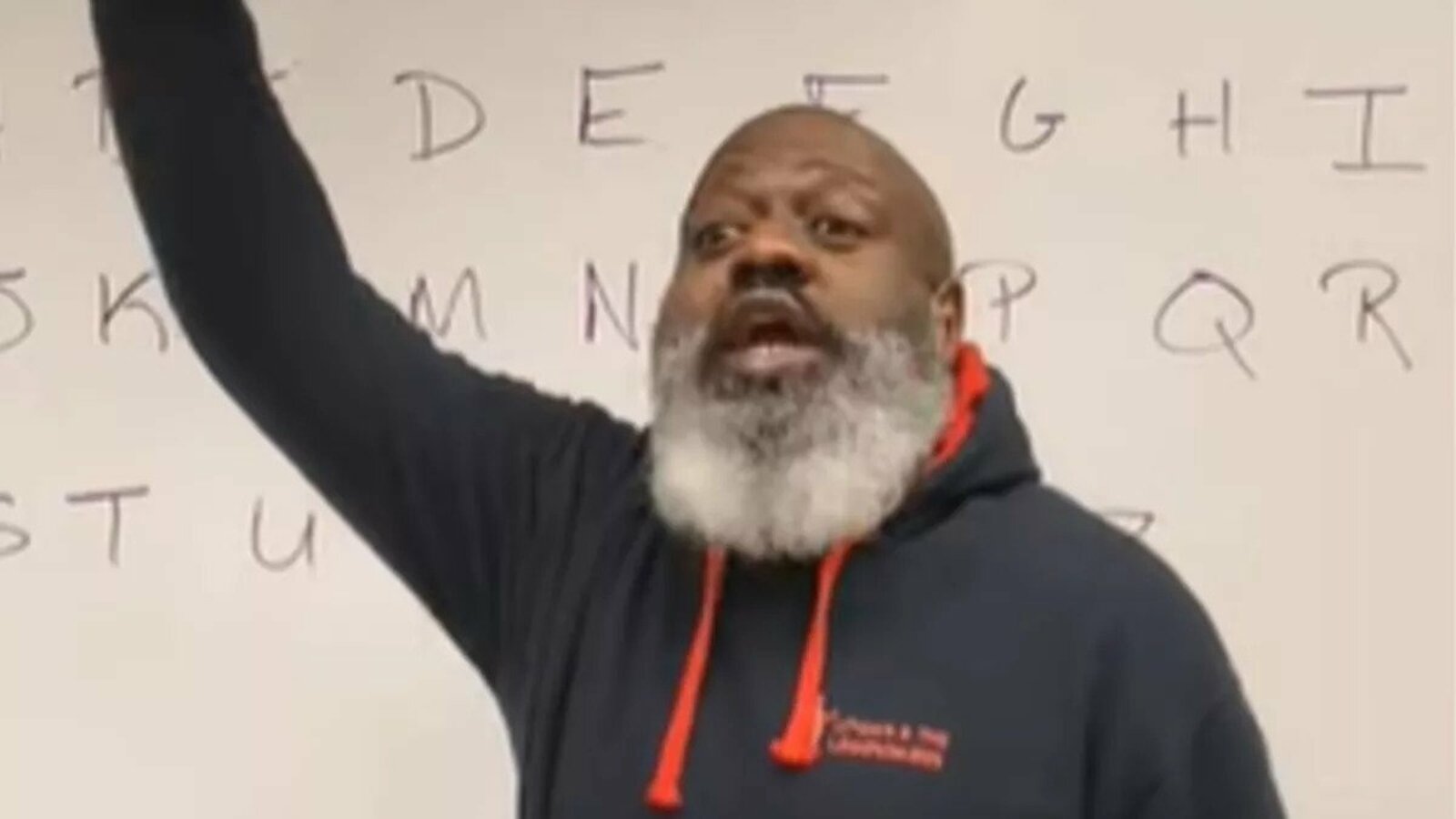 See School Teacher Use Korn’s “Coming Undone” to Sing Alphabet