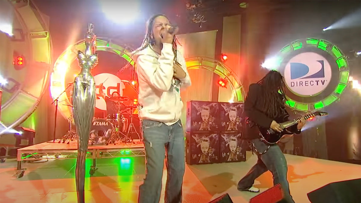 See Korn Play Crunching “Coming Undone” on ‘CD USA’ TV Show in 2006