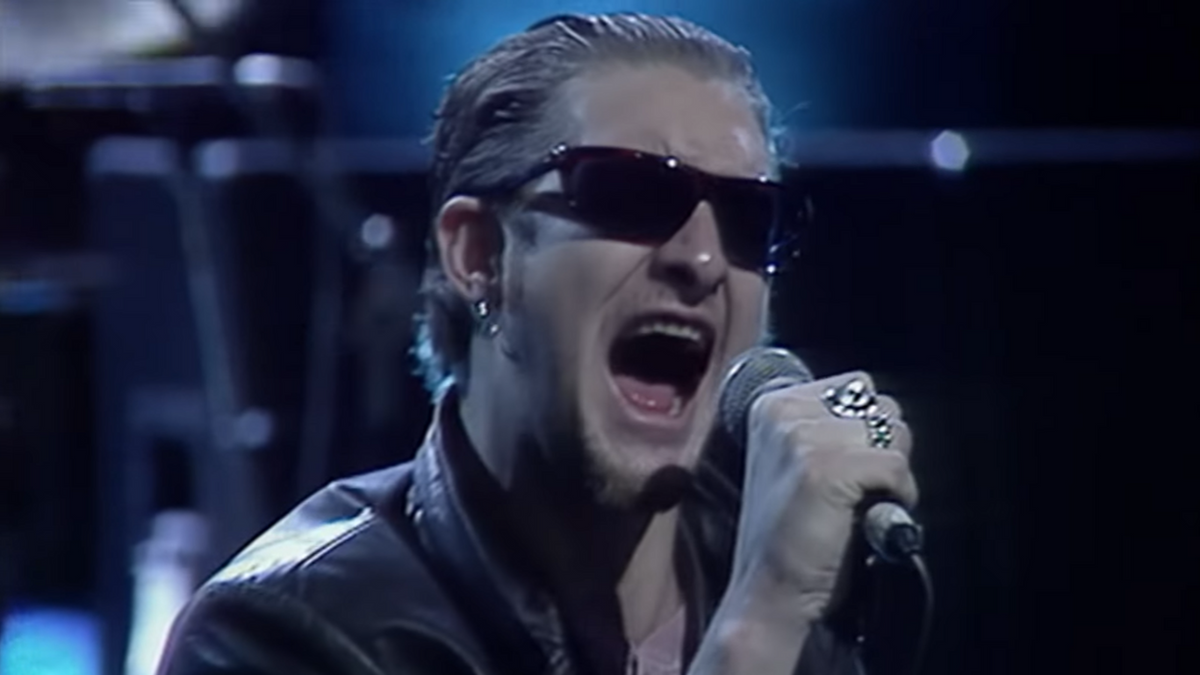 See Alice in Chains’ Stunning “Would?” Performance on ‘BBC’ in 1993