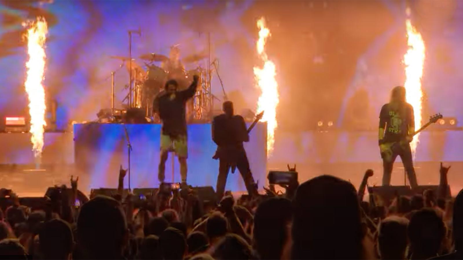 See GOJIRA singer join MASTODON for beastly “Blood and Thunder” performance