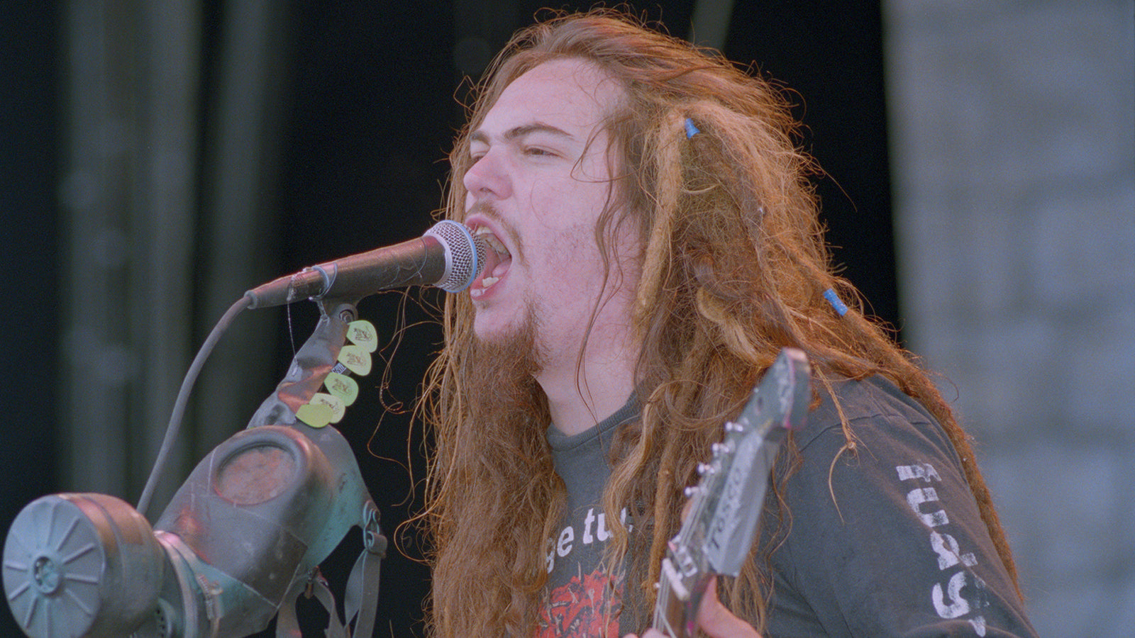 Max Cavalera on Sepultura’s “Really Strange,” Groundbreaking Album ‘Chaos A.D.’