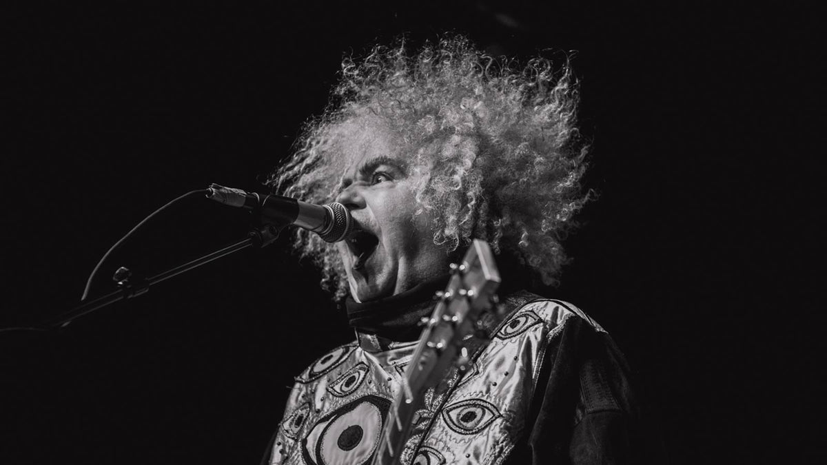 Hear MELVINS’ bonkers new song “Allergic to Food”