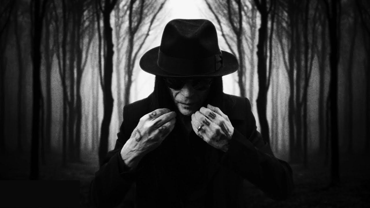 Hear MICK MARS’ grungy new solo song “Right Side of Wrong”
