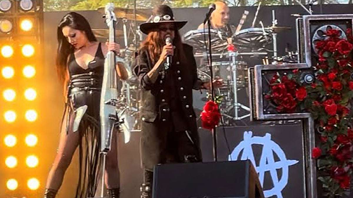 See MINISTRY play ‘With Sympathy’ and ‘Twitch’ songs for first time in decades