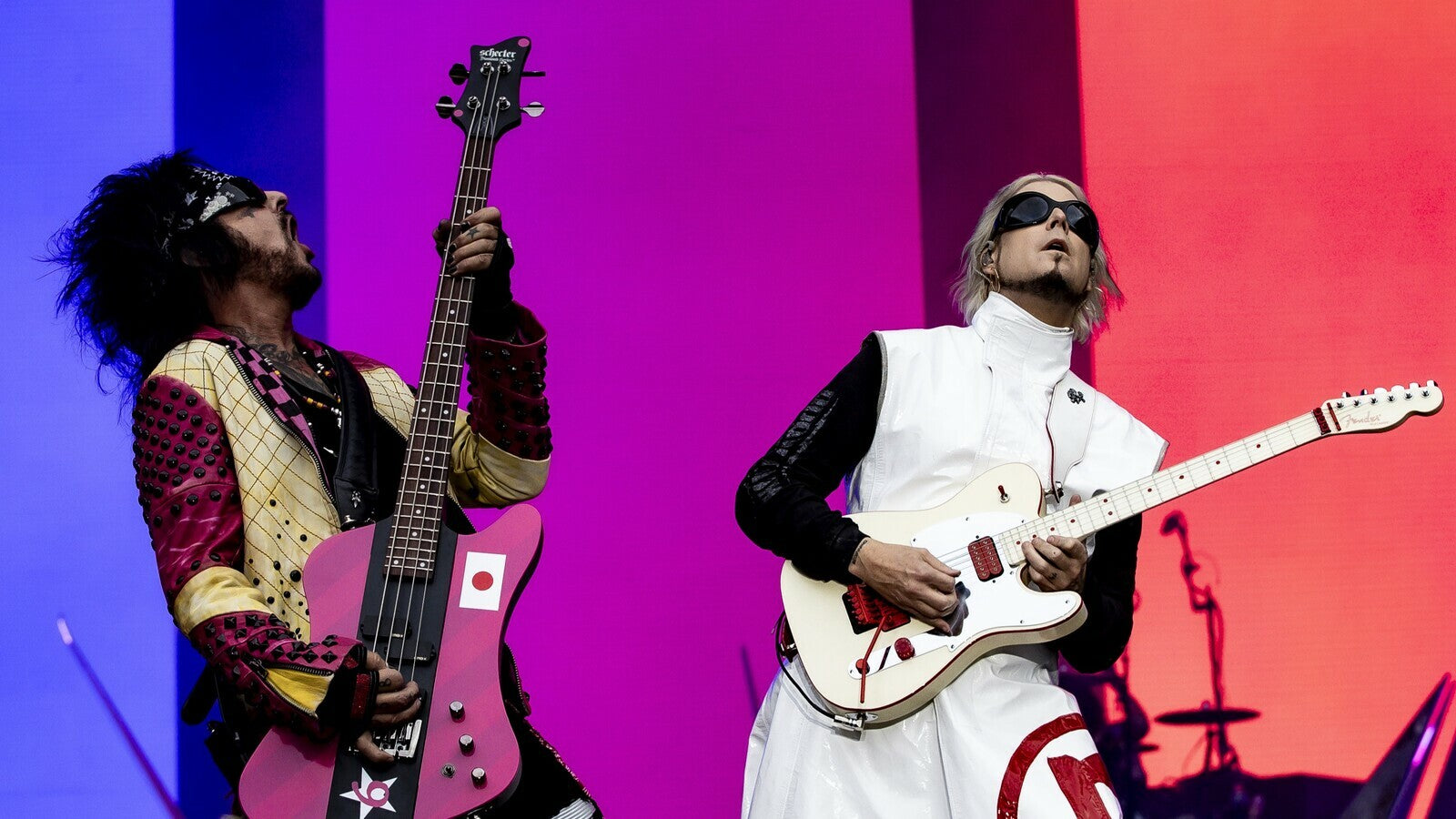 Hear MÖTLEY CRÜE’s first post-MICK MARS song “Dogs of War”