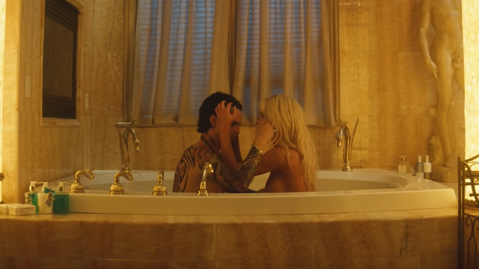 ‘Pam & Tommy:’ See NSFW First Trailer for Hulu Show About Infamous Sex Tape Scandal