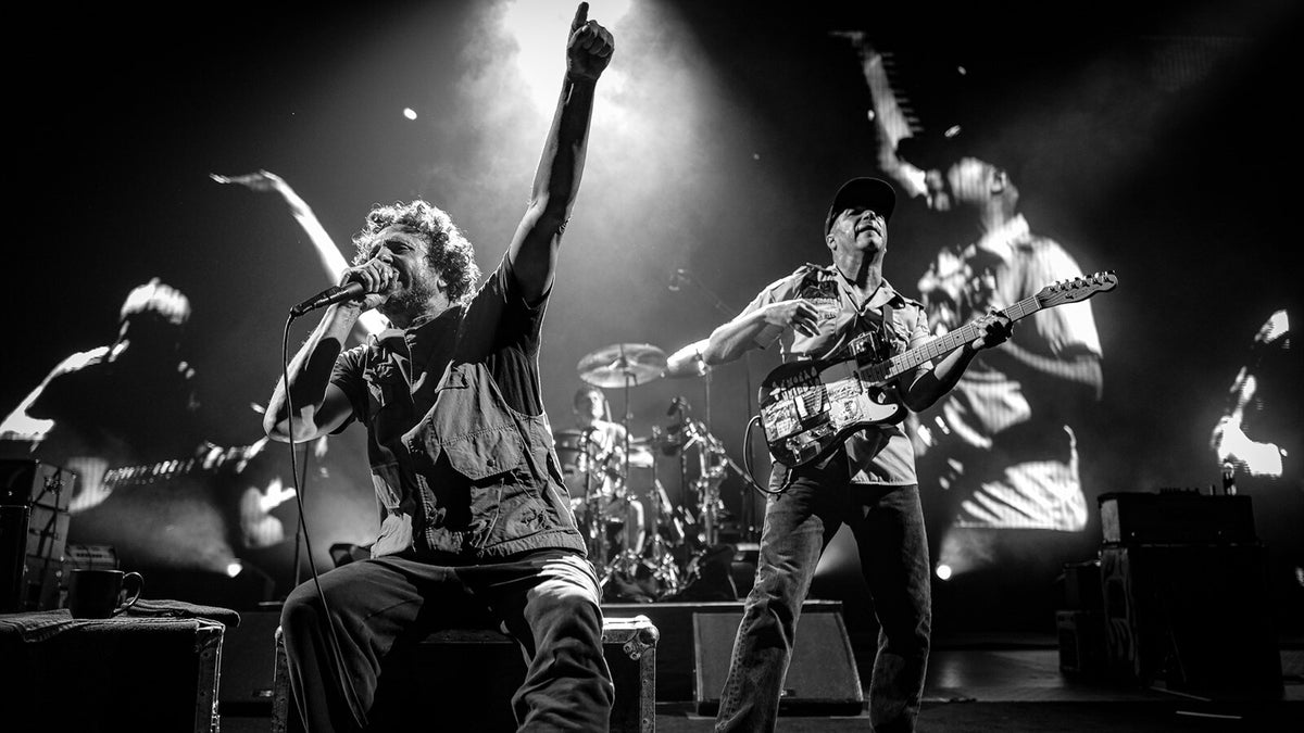 RAGE AGAINST THE MACHINE to be inducted into Rock & Roll Hall of Fame