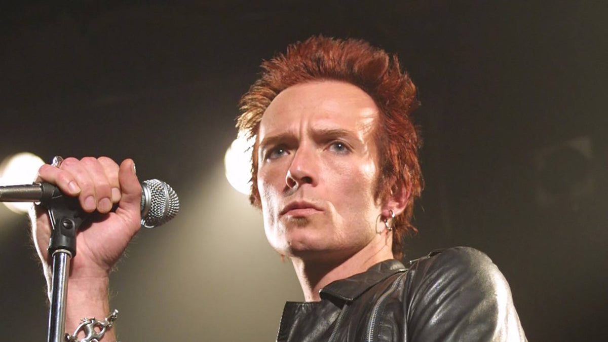 SCOTT WEILAND: Hear previously unreleased demo of solo song “Barbarella”