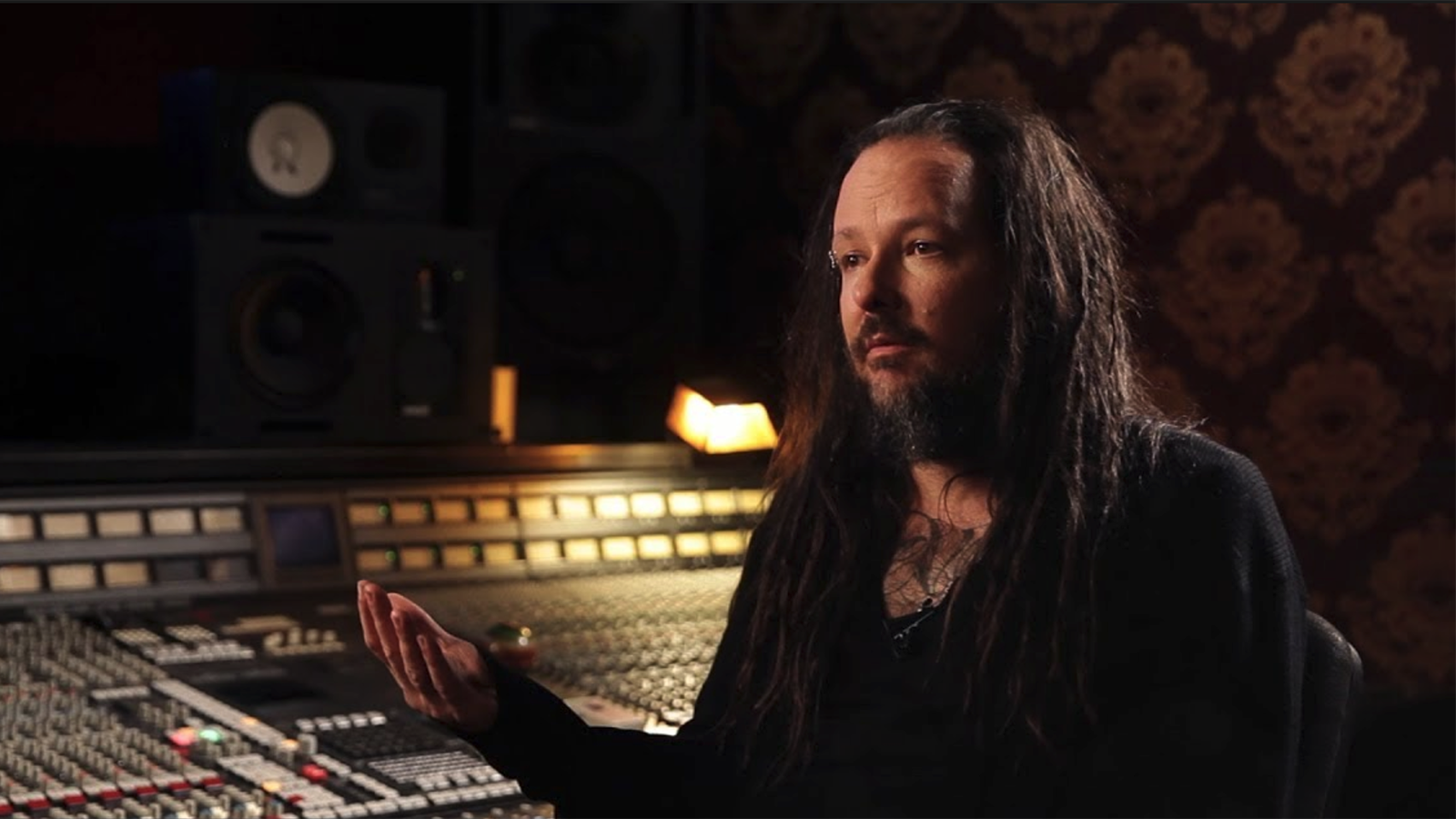 See Korn’s Jonathan Davis Talk Xanax Addiction Behind Solo Song “Medicate”