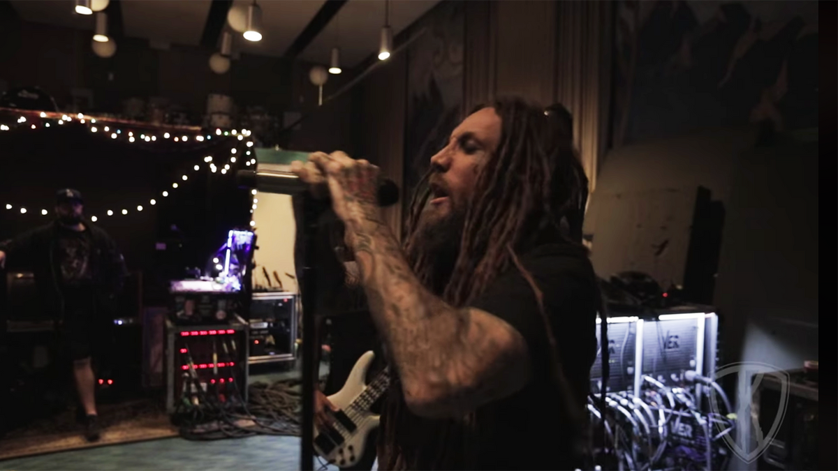 See Korn Rehearse for ‘Follow the Leader’ Shows in ‘Korn TV 2.0: Episode 1’