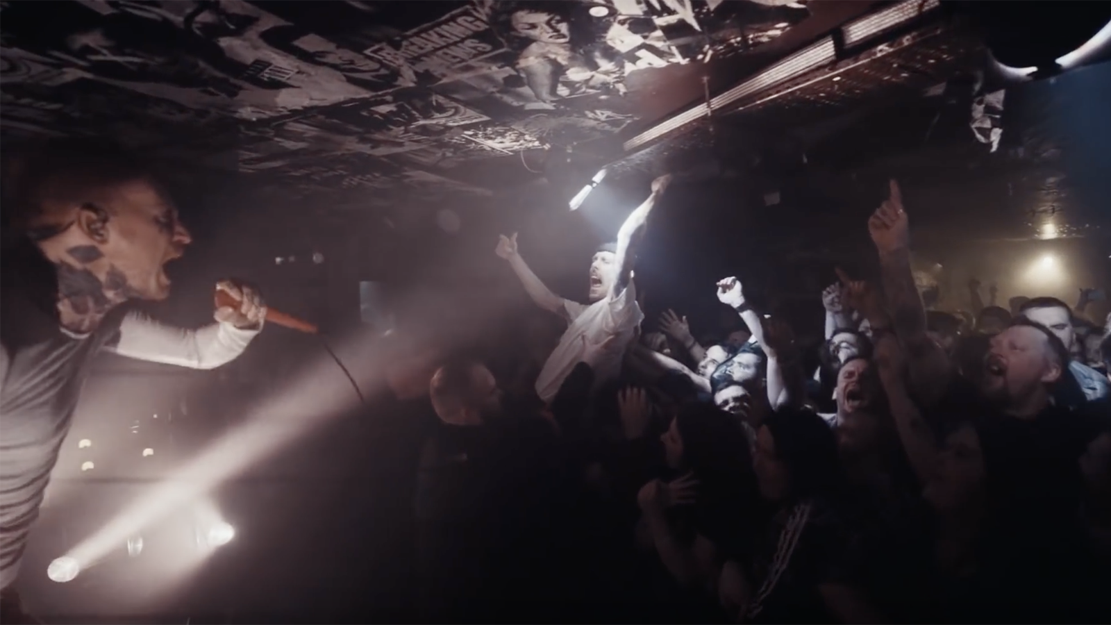 See Frank Carter & the Rattlesnakes Lead Wild Sing-Along in New “Crowbar” Live Video