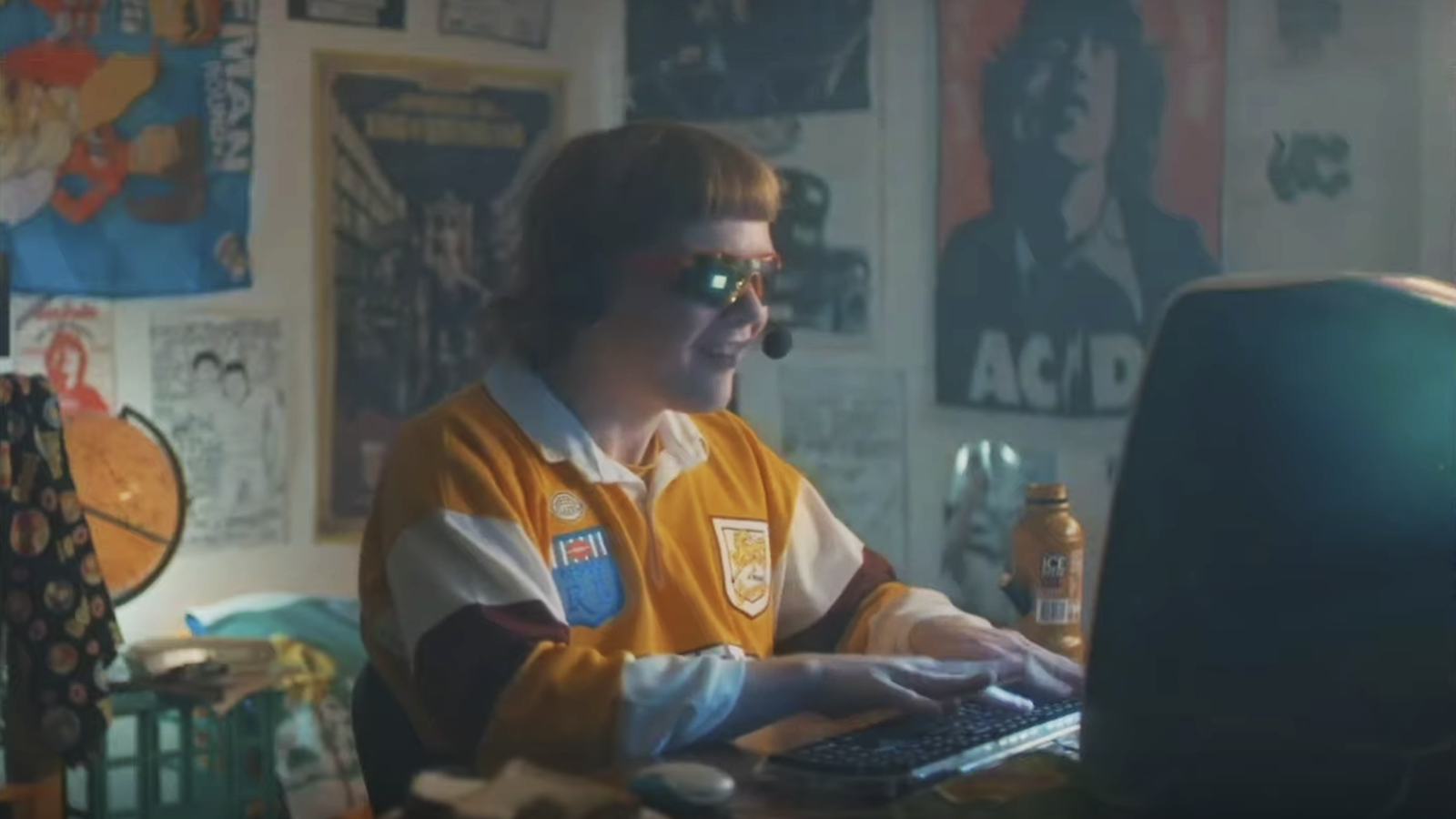 See Grohl, Homme-Endorsed Band the Chats’ Zany New “Identity Theft” Video