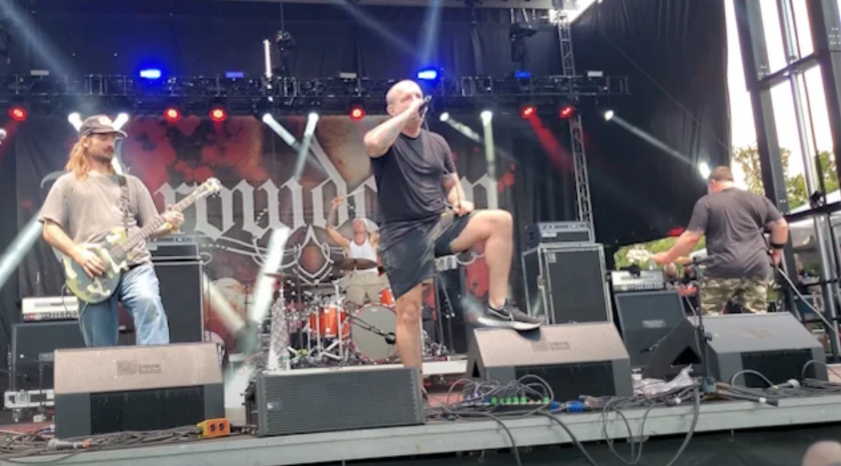 See THROWDOWN cover SEPULTURA’s “Roots Bloody Roots” at first show in 8 years
