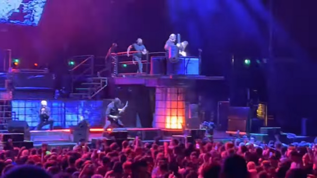 See Slipknot Fan Run Onstage to Play Clown’s Drums