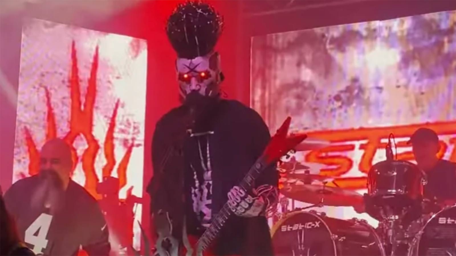 See STATIC-X play NINE INCH NAILS cover live for first time, debut new Xer0 mask